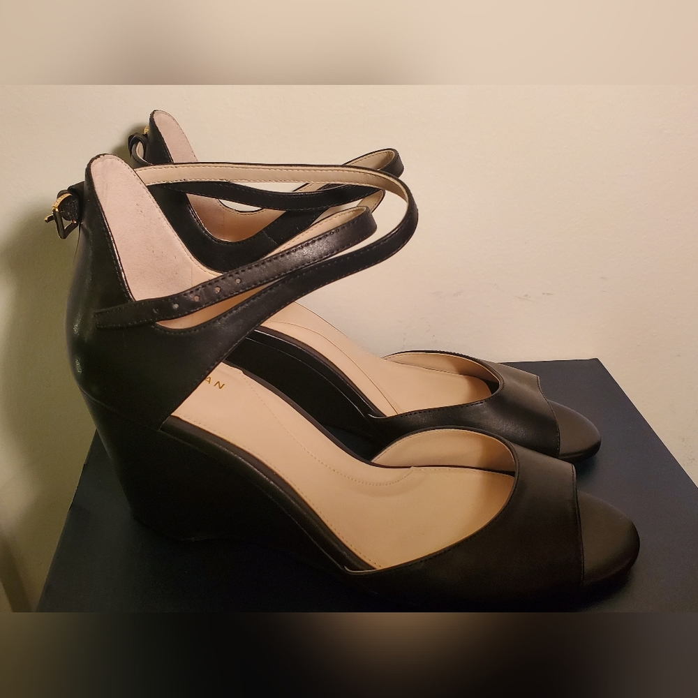 SOLD. New COLE HAAN SADIE GR OT WDG SNDL